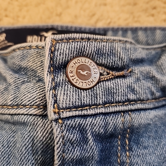 Hollister Ultra High-Rise Dad Jeans With Butterfly Design. Waist 27 L 31 - Picture 3 of 7
